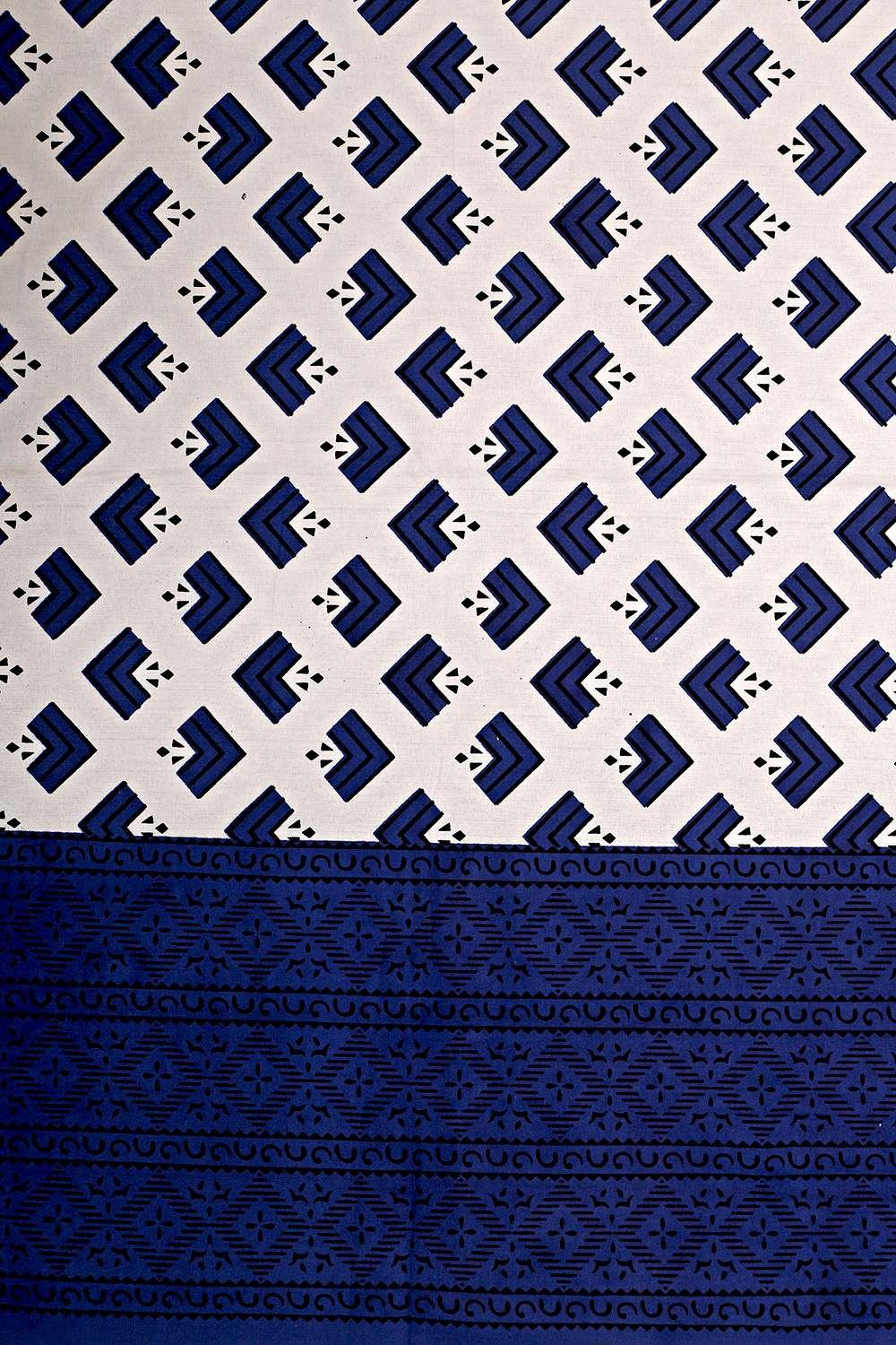 Jaipuri Cotton Printed Double Bedsheet With Two Pillow Covers - Image 3